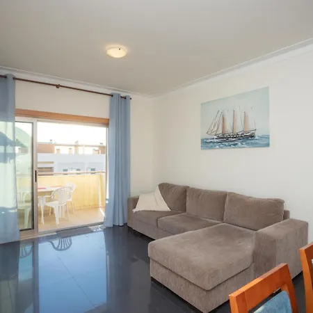 Marginal Oceanica Apartment